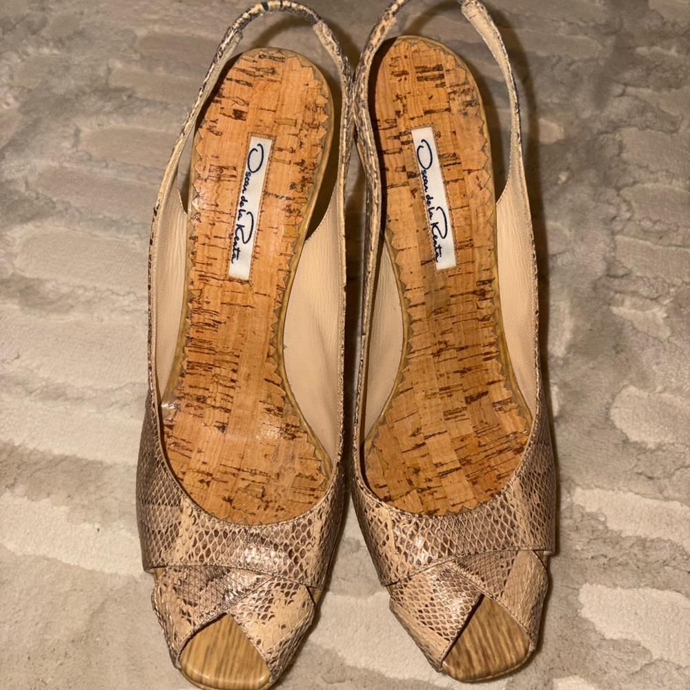 Oscar de la Renta Beige Snakeskin Slingback Heels